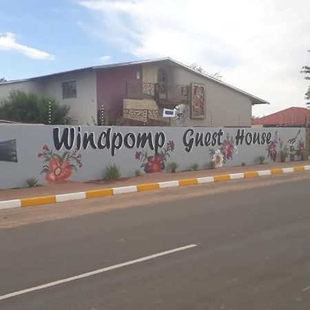 Die Windpomp Guesthouse Gobabis Exteriör bild