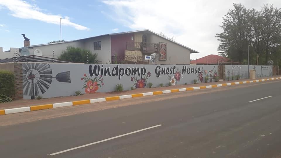 Die Windpomp Guesthouse Gobabis Exteriör bild