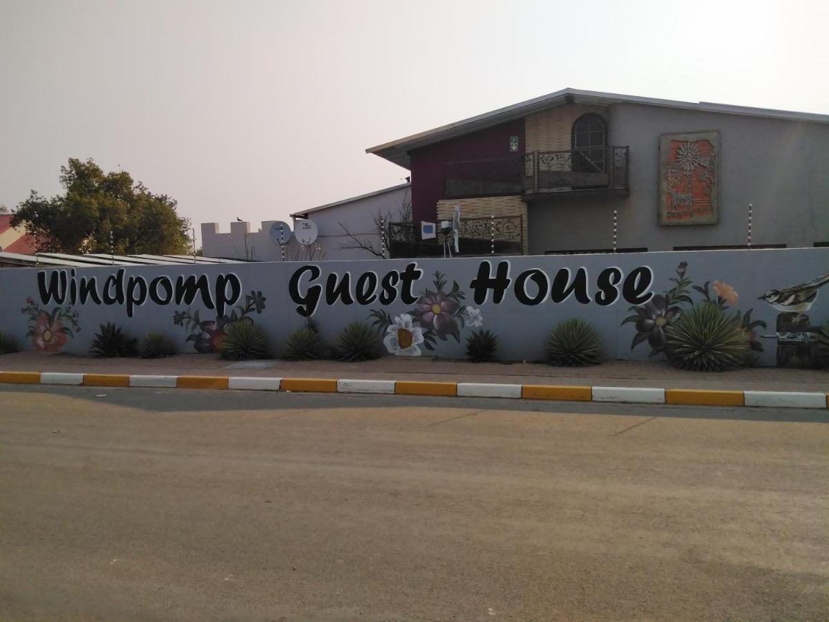 Die Windpomp Guesthouse Gobabis Exteriör bild